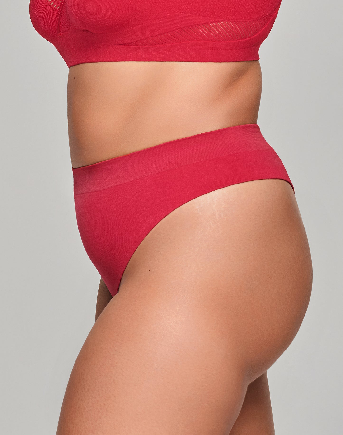 String Vivid Red