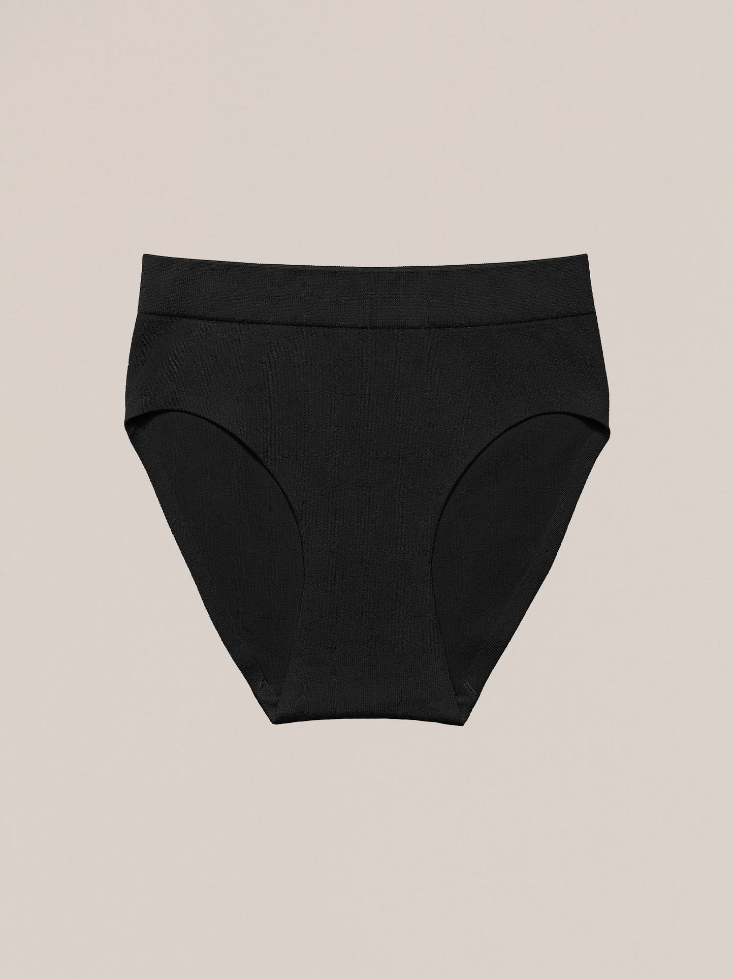 Frontaal packshot van de zwarte Soft Revolt Classic Slip Black naadloos en 3D-gebreid