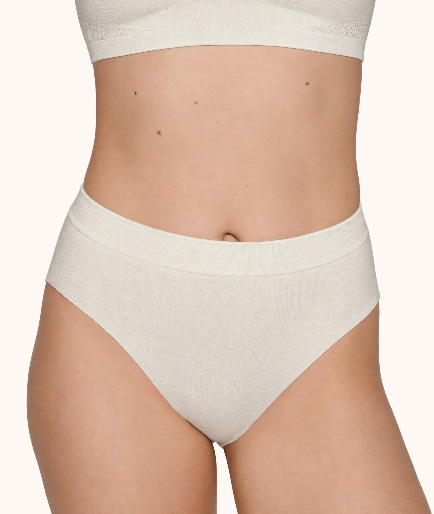 Classic Slip Off White